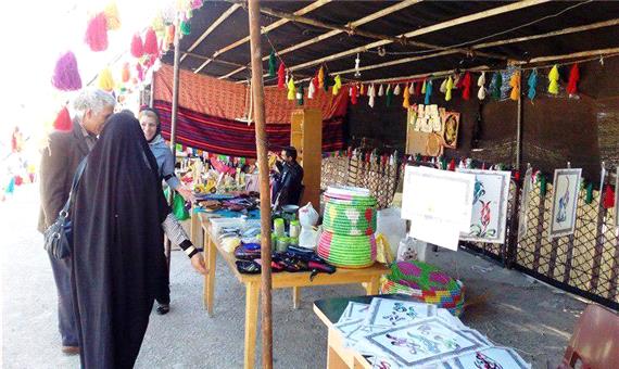 80 غرفه عرضه محصول فرهنگی در مهریز دایر است