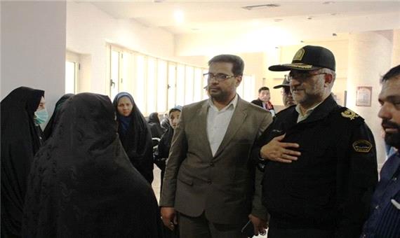 فرمانده انتظامی یزد از خانواده شهید مدافع حرم دلجویی کرد