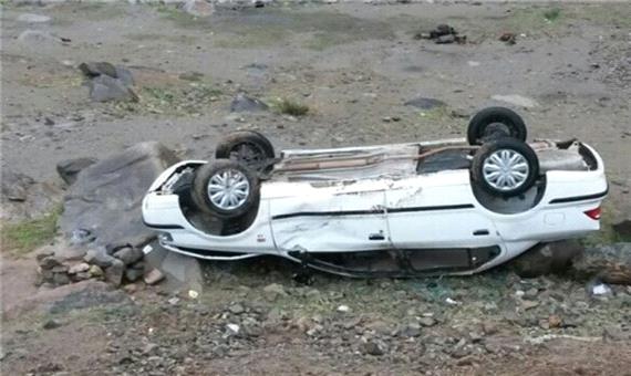 واژگونی خودرو در مهریز 6 عضو خانواده را راهی  بیمارستان کرد