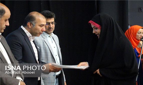 تجلیل از 36 برگزیده مهریزی نهمین جشنواره کتابخوانی رضوی