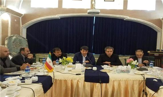نشست استاندار یزد با رایزنان اقتصادی کشورهای عضو اکو برای برپایی نمایشگاه